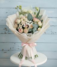 Букет цветов из:  Розы и Лизиантусы в Себрово