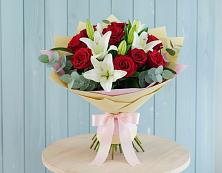 Букет цветов из:  Лилии и Розы в Себрово