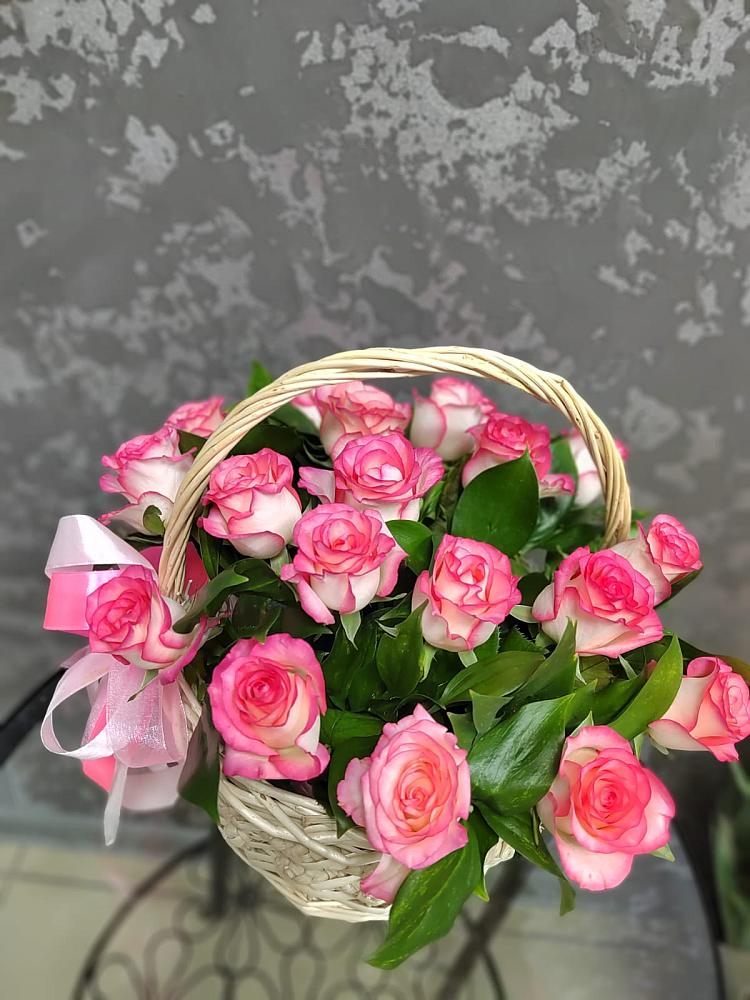 Цветочная композиция из Розы в корзине в Себрово
