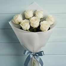 Букет 7 Белых роз Эдлесс Лав в Себрово