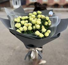 Букет Белые кустовые розы Солинеро в Себрово