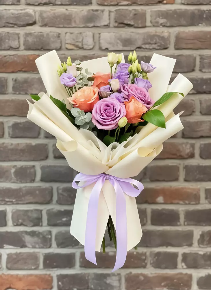 Букет цветов из: Лизиантусы и Розы в Себрово