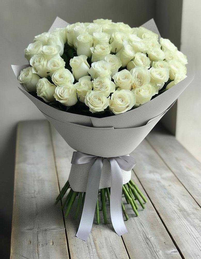 Букет 35 Белых роз в Себрово