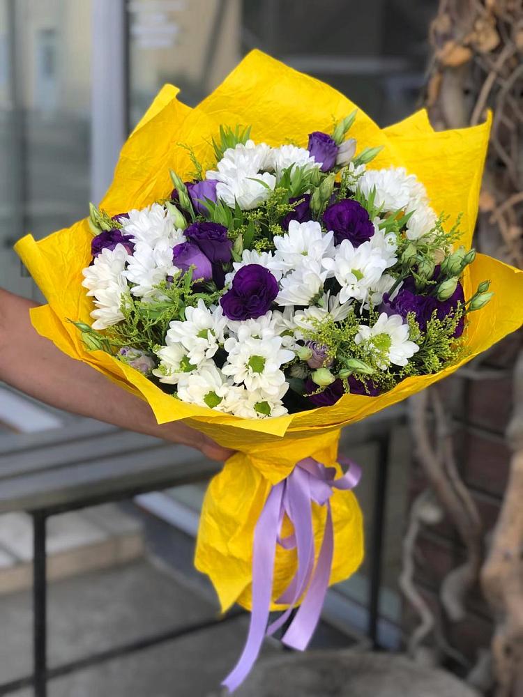 Букет цветов из: Ирисы, Хризантемы и Ромашки в Себрово