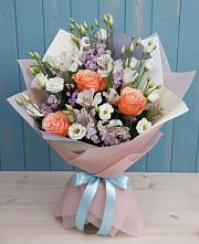 Букет цветов из:  Лизиантусы, Розы, Альстромерии и Гипсофила в Себрово