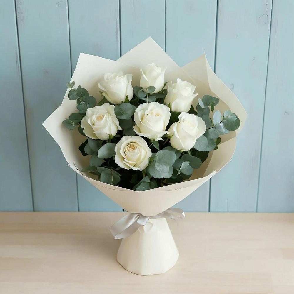Букет Белые розы в Эвкалипте в Себрово