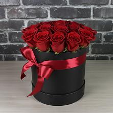 Цветочная композиция из Розы в шляпной коробке в Себрово