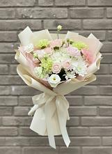 Букет цветов из:  Гвоздики, Розы, Лизиантусы и Хризантемы в Себрово