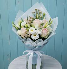 Букет цветов из:  Розы и Лизиантусы в Себрово