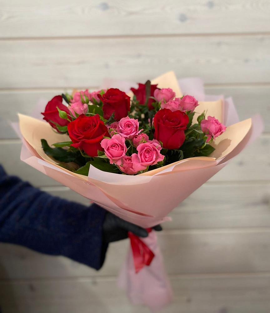 Букет цветов из: Розы в Себрово