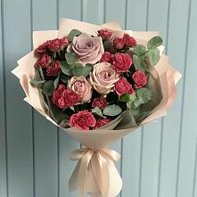 Букет цветов из:  Гвоздики и Розы в Себрово