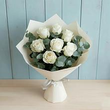 Букет Белые розы в Эвкалипте в Себрово