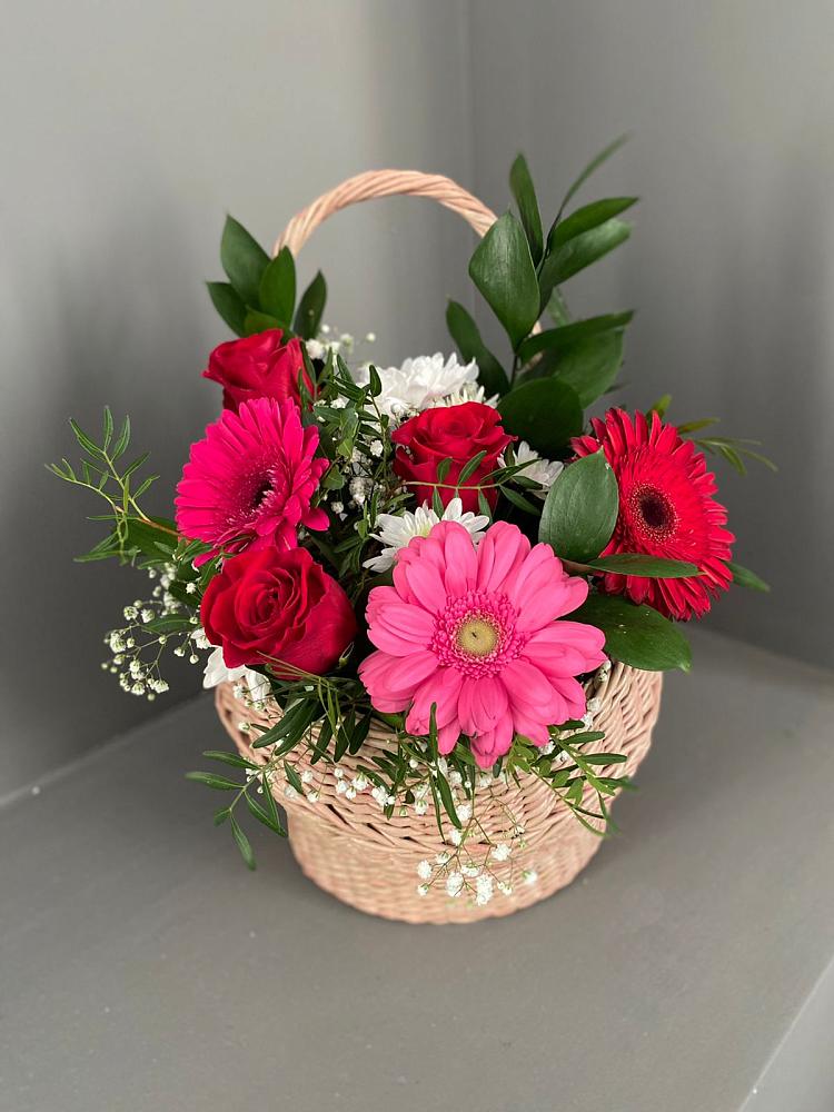 Цветочная композиция из Розы, Хризантемы и Герберы в корзине в Себрово