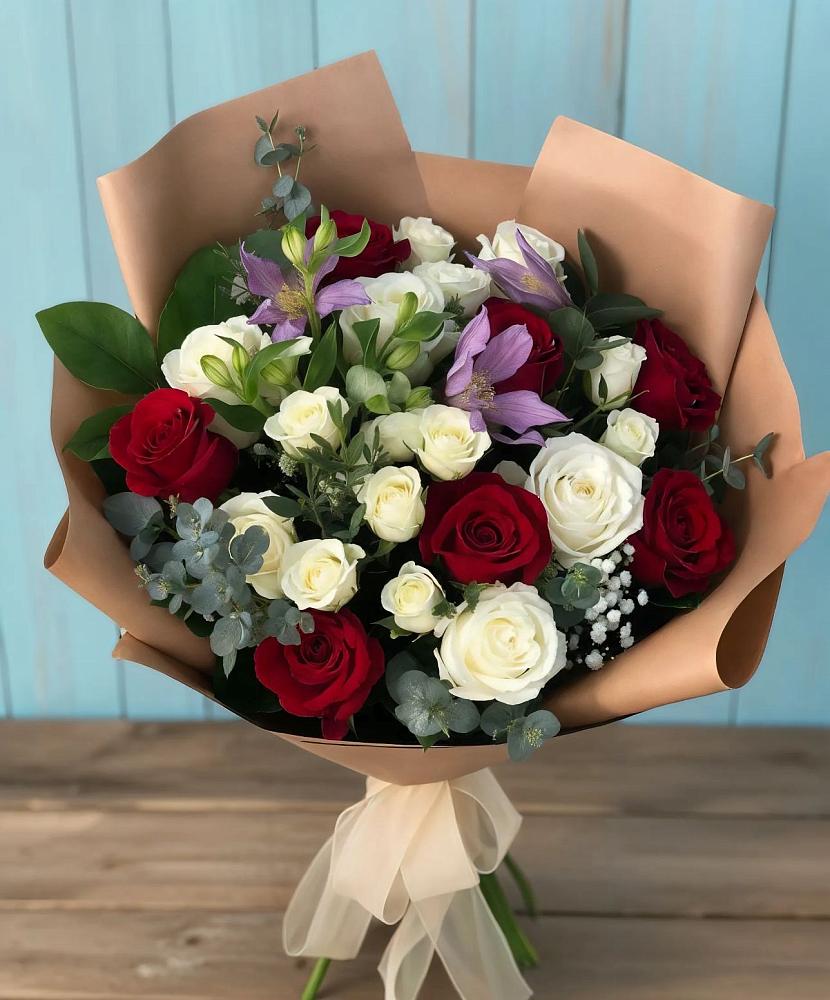 Букет цветов из: Розы и Альстромерии в Себрово