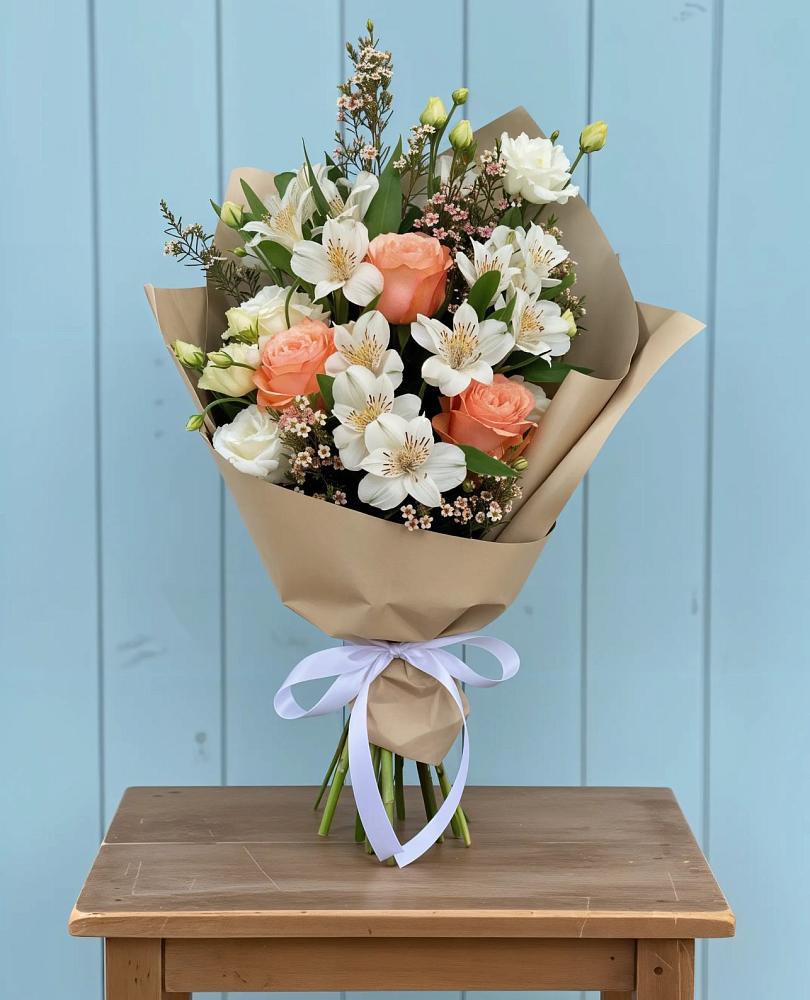 Букет цветов из: Альстромерии, Лизиантусы, Розы и Хризантемы в Себрово